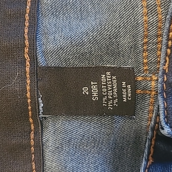 Lane Bryant Tighter Tummy Technology Straight Leg jeans. - Picture 7 of 7